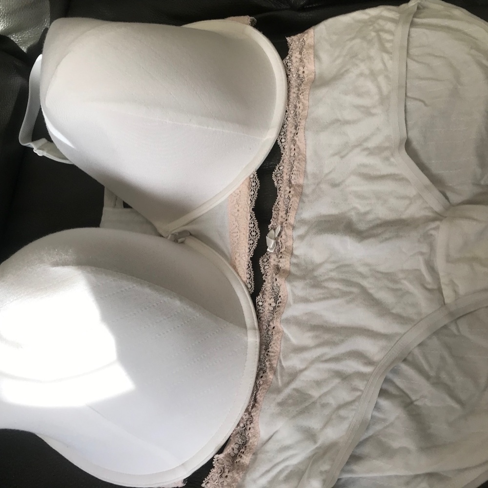 Adore Me bra and panty set 40H and 1X